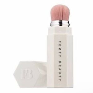 Fenty Beauty PORTABLE CONTOUR & CONCEALER BRUSH 150